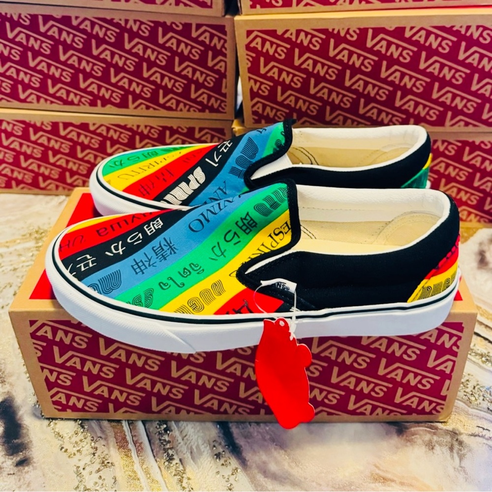 Vans NWT / Box Off The Wall Rainbow Spirit Classic Slip On Shoes - Picture 10 of 10